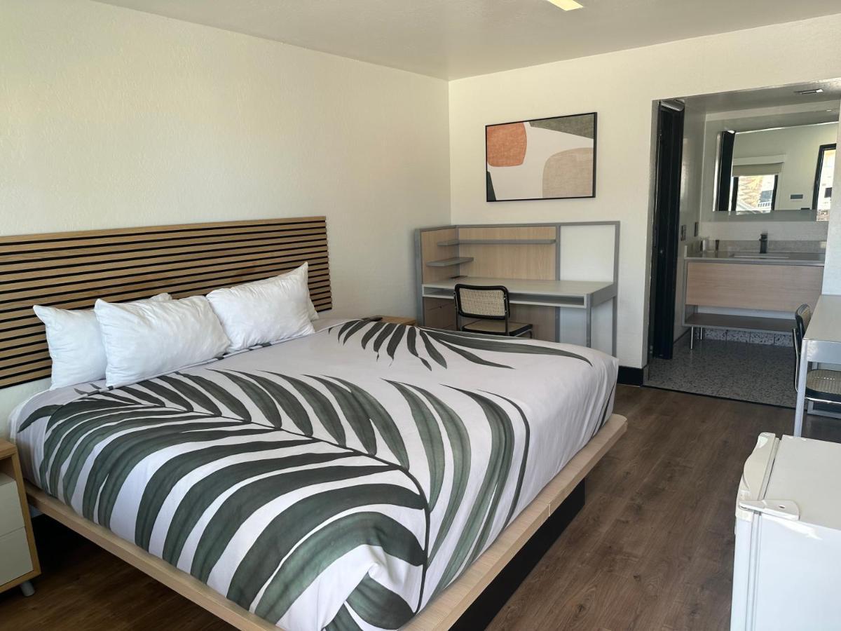 Sway Hotel レイク・ハヴァス・シティ エクステリア 写真